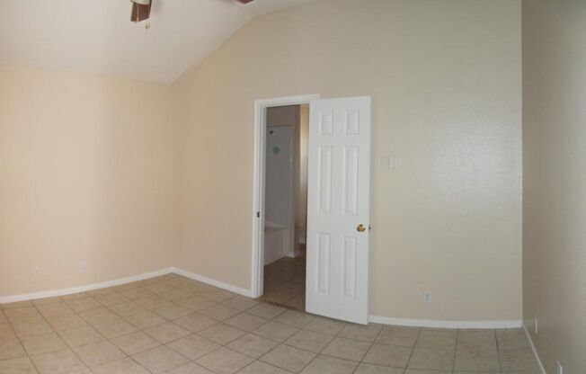 3 beds, 2 baths, $1,295