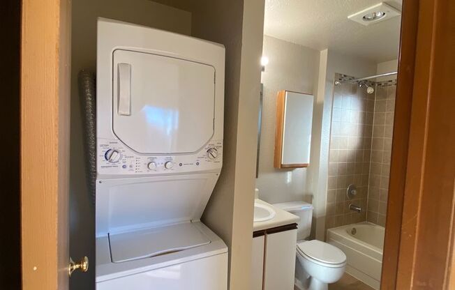 Studio, 1 bath, 538 sqft, $1,425, Unit 405