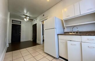 Studio, 1 bath, 300 sqft, $815, Unit 308