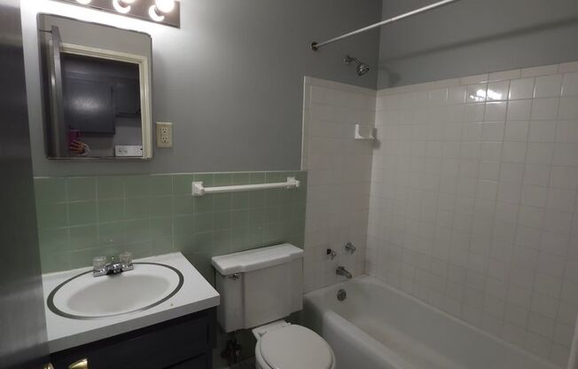 Studio, 1 bath, $900, Unit 306