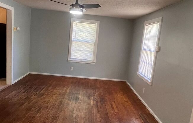 2 beds, 1 bath, $1,050