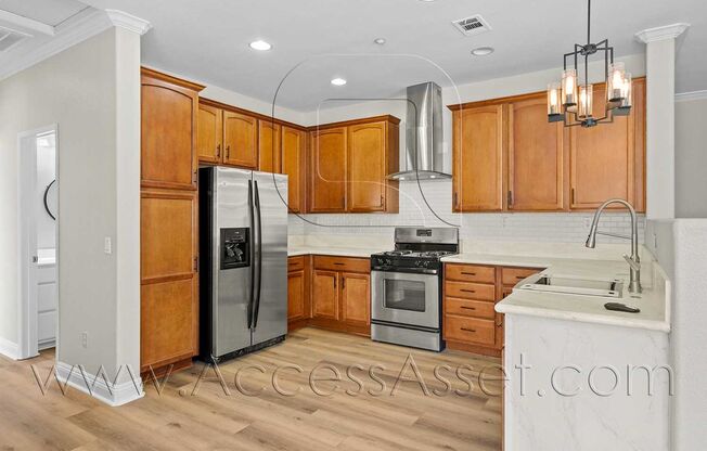 Stylish 2 Bed/2 Bath Condo with Balcony And Community Pool in Lake Elsinore!