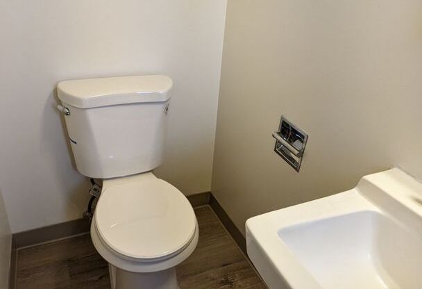 2 beds, 1 bath, 960 sqft, $1,445, Unit Tennessee-7433