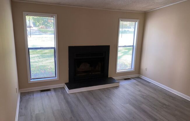 Enjoy urban living in this all electric ranch in Chantilly!