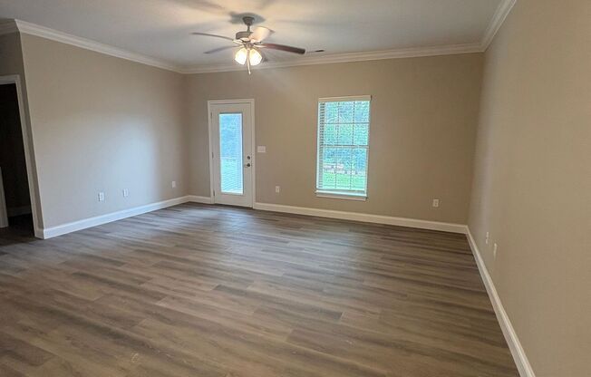2 beds, 1 bath, 950 sqft, $1,000, Unit 114