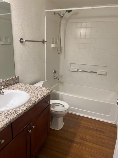 2 beds, 2 baths, 965 sqft, $1,295