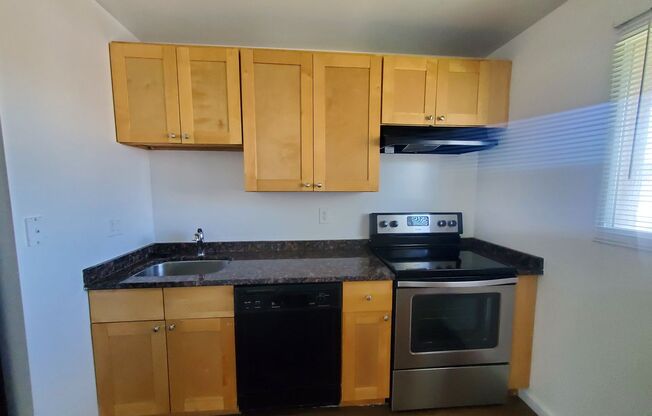 2 beds, 2 baths, 850 sqft, $1,395, Unit 01