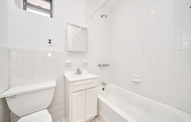 369 W 35 ST