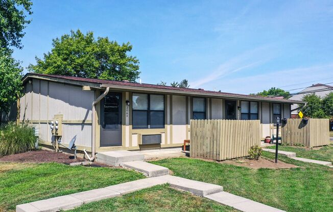 Studio, 1 bath, 288 sqft, $750, Unit 2035 Pine Needle Ct-R+