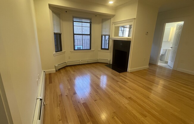 219 COMMONWEALTH AVE
