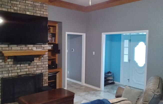 3 beds, 2 baths, $1,700