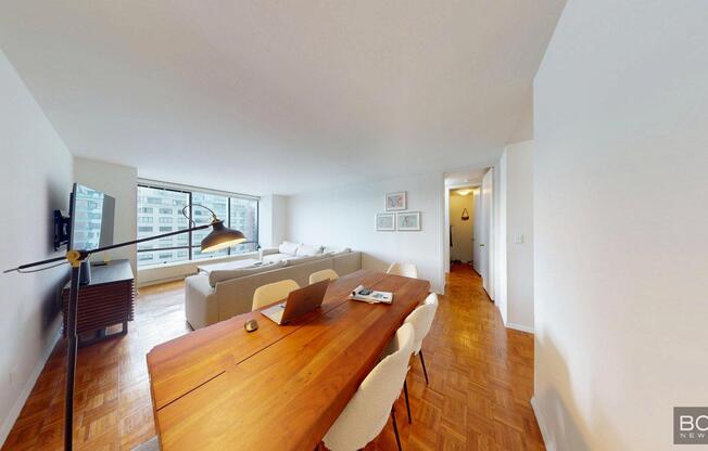 1 bed, 1.5 baths, $6,000, Unit 15G