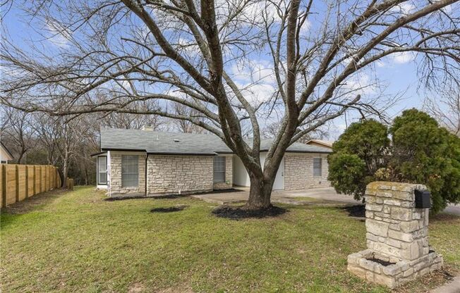 Single-story 4 bedroom - Available now!