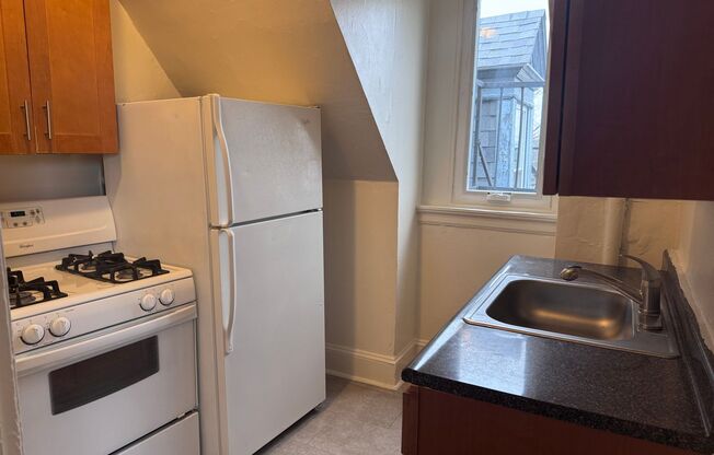 9-11 W. Lancaster Avenue