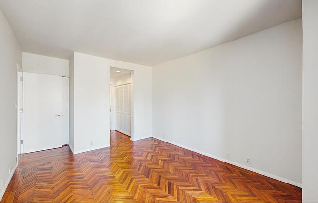 216 218 E 47 ST