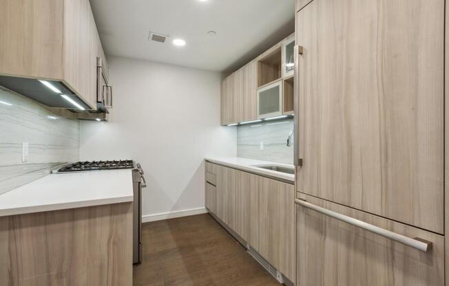371 W 123 ST