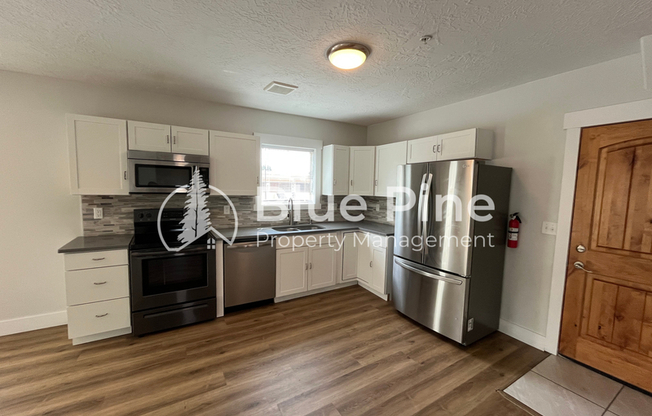 1414 1420 E 17 ST