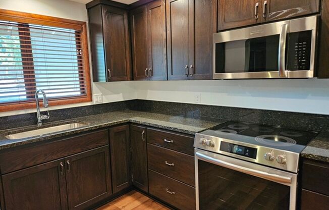 3Bd/2Ba Single Story Home-For Viewing!