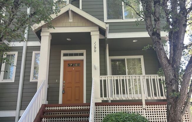 Updated Townhome in Beaverton, Walking Distance to Nike HQ!