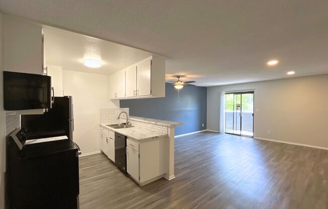 Studio, 1 bath, 595 sqft, $1,548, Unit 101