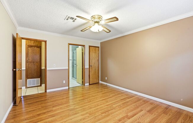 2 beds, 2 baths, $1,250, Unit # 102