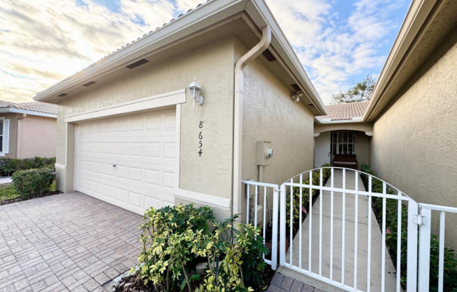 8654 LINEYARD CAY
