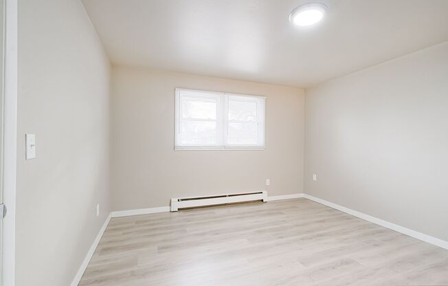 1 bed, 1 bath, 550 sqft, $949, Unit P - 02