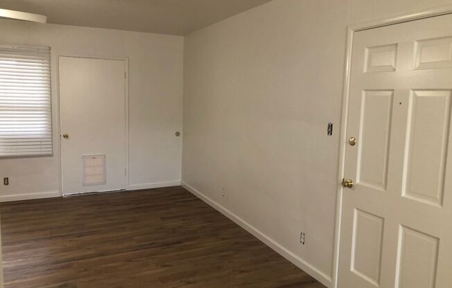 2 beds, 1 bath, $2,850, Unit 5311 Anaheim