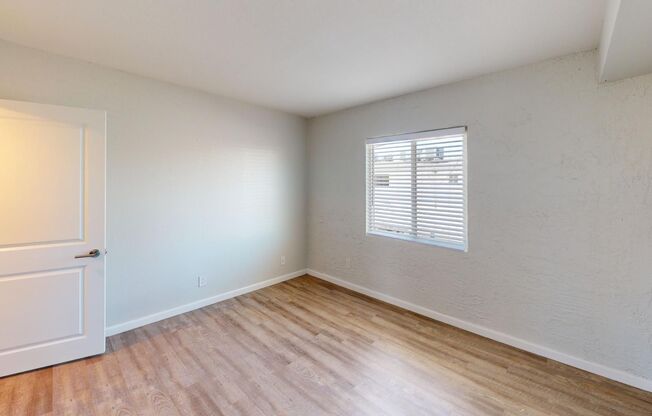 2 beds, 1 bath, 900 sqft, $1,390, Unit 25