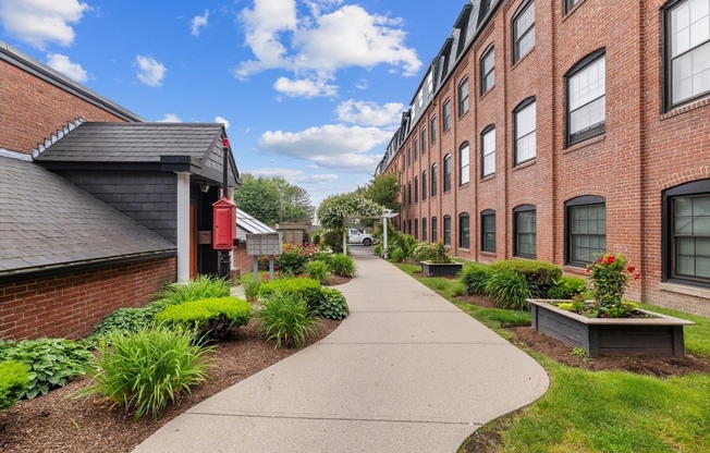 21 Linden St 304