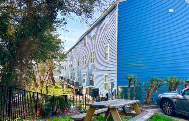 2 beds, 2 baths, 950 sqft, $1,705, Unit 2107-10
