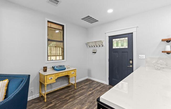 412 Waco Ave