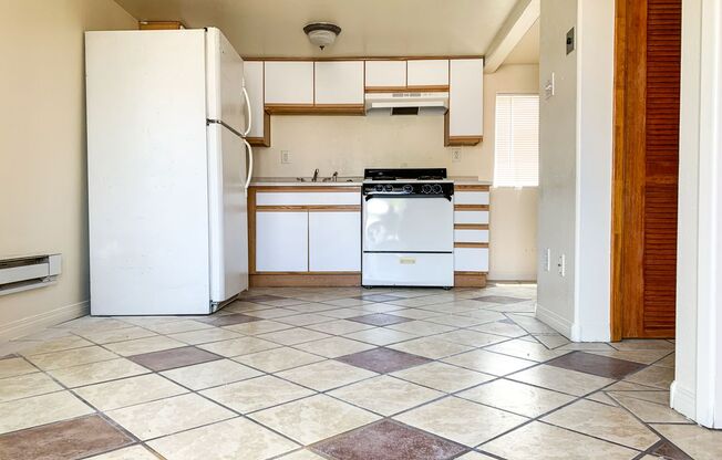 Studio, 1 bath, 540 sqft, $919, Unit 528 Candelaria NW