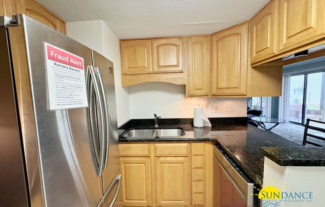 Beautiful ground floor Fountainhead condo with great amenities!