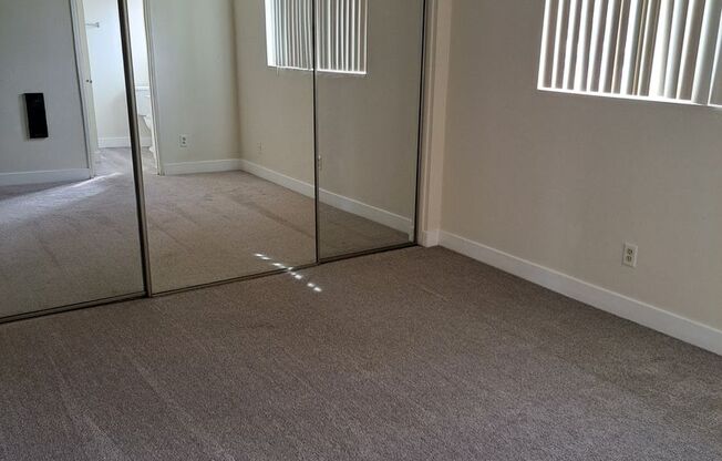 2 beds, 2 baths, 925 sqft, $2,595