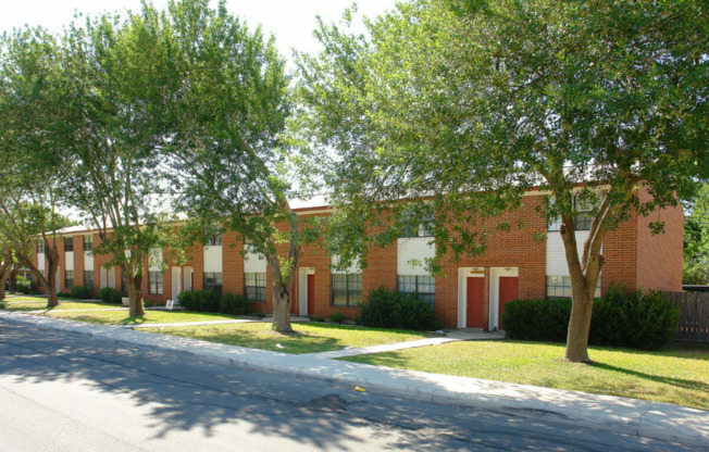 2 beds, 1.5 baths, 1,024 sqft, $1,275, Unit #5