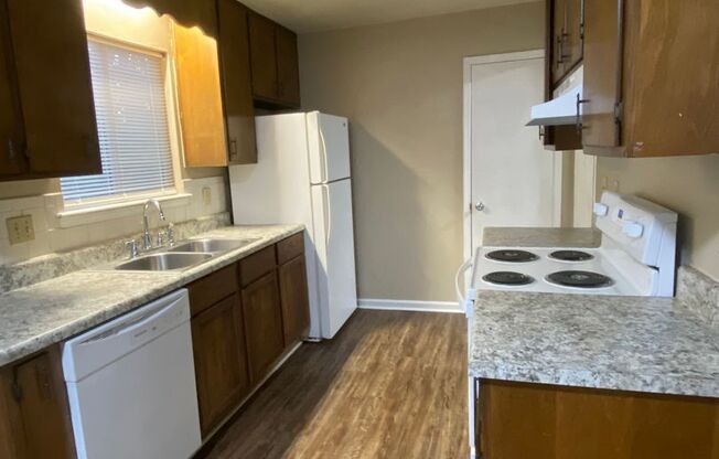 2 beds, 1 bath, 900 sqft, $975, Unit A