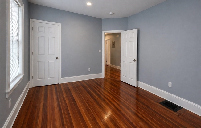 3 beds, 1 bath, 1,175 sqft, $3,000, Unit 2
