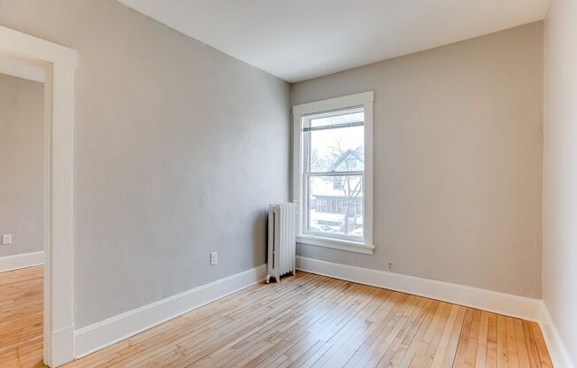 1 bed, 1 bath, 700 sqft, $1,250, Unit 6