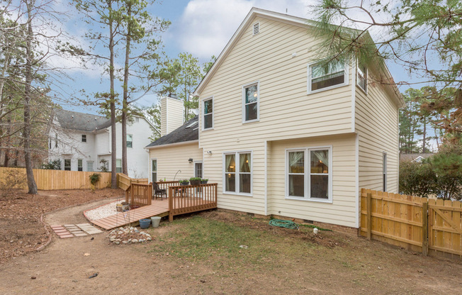 Pet friendly, 3 bedroom home with bonus room and fenced yard in Woodlake!