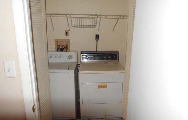 2 beds, 2 baths, $1,600