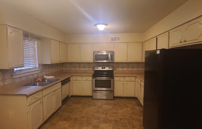 3240 S MENDENHALL