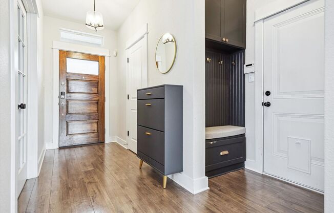Stunning 4-Bedroom Home with Office in North Austin – Available now!