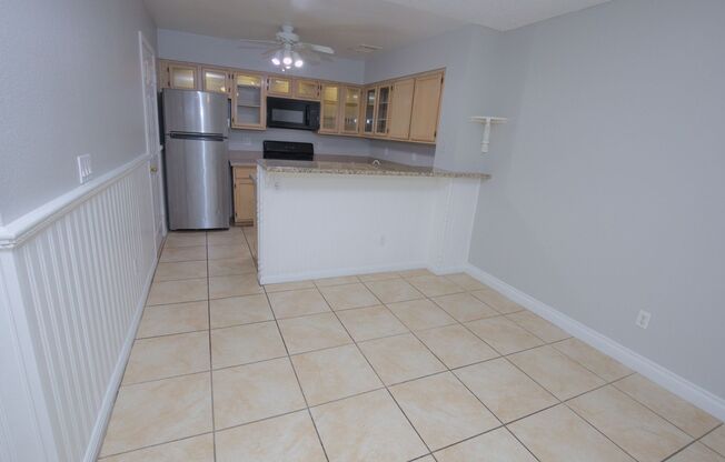 2 beds, 2 baths, $1,200, Unit # #C