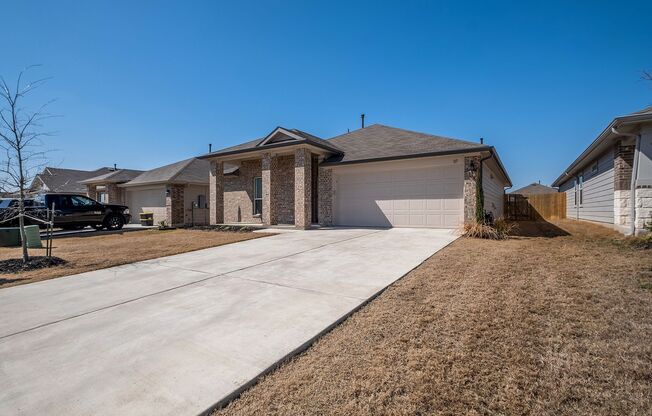 Fantastic 3 Bedroom, 2 Bath Home Near Downtown Hutto