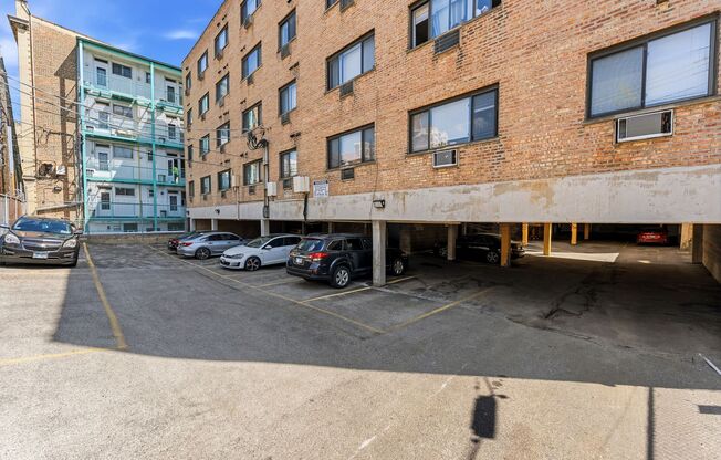 Studio, 1 bath, 298 sqft, $1,450, Unit 247