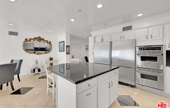 1131 S Swall Dr