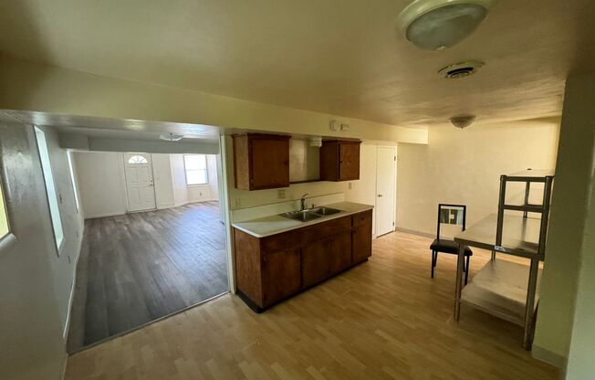 2818 W Saint Paul Ave  3 Bedroom House