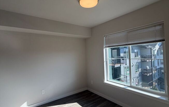 Studio, 1 bath, 501 sqft, $1,600, Unit Market Unit - Studio Apartment