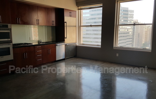 Studio, 1 bath, 755 sqft, $1,957